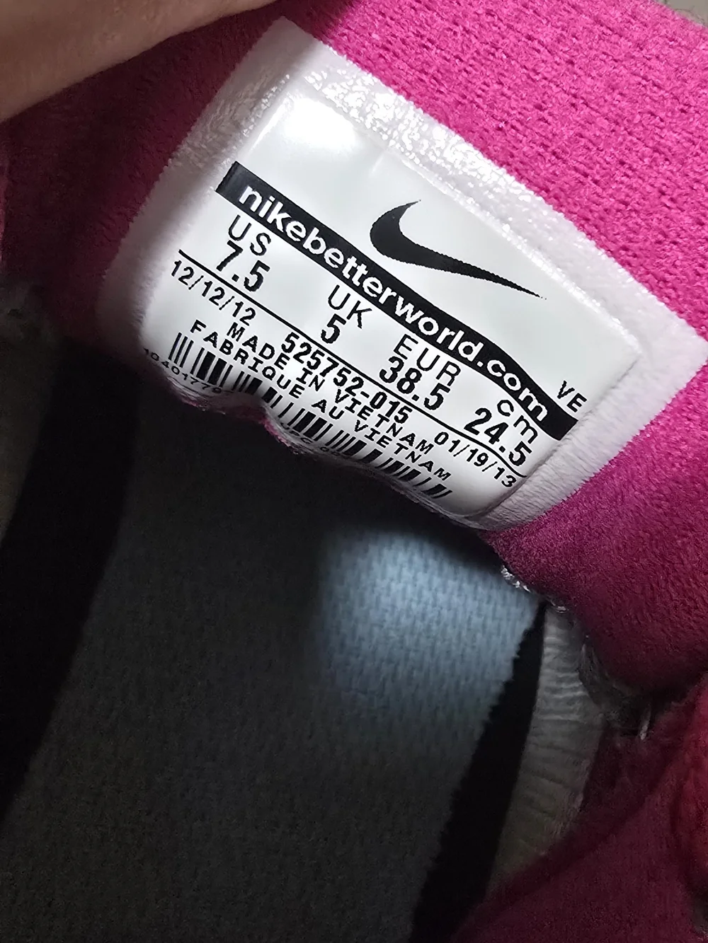 Nike Women’s Pink & Gray Running Shoes - Picture 8 of 8
